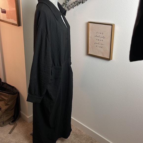 Prettylittlething black dress 
Plus size with tags - Picture 3 of 8